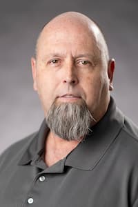 Headshot of Peter Olin