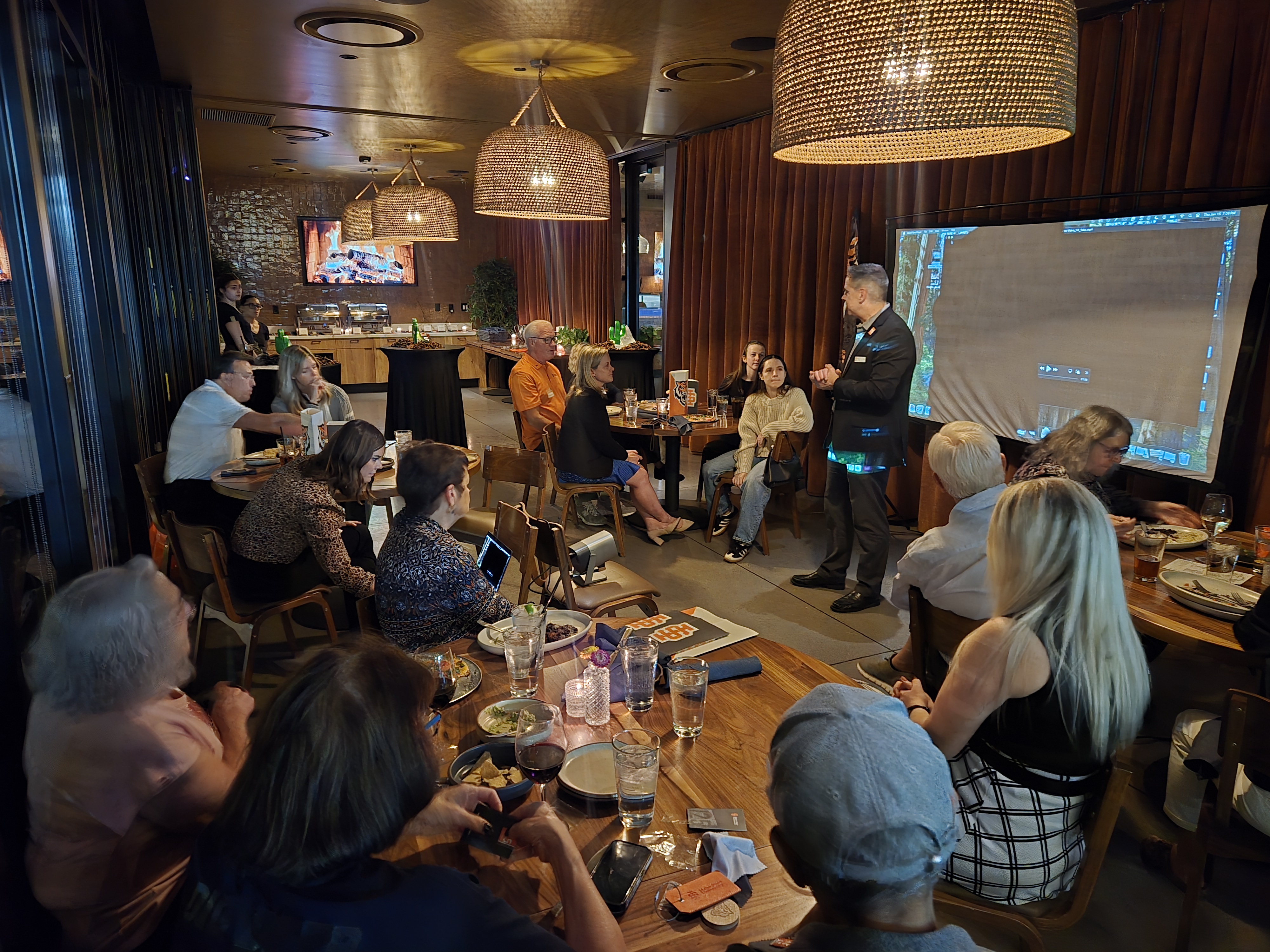 President Wagner hosts a group of alumni at the Bold Path Forward Alumni Tour
